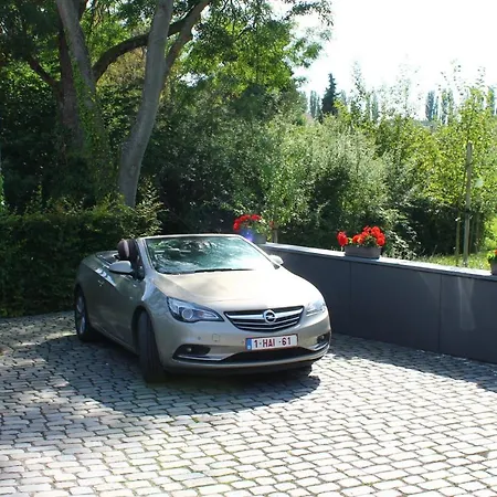 Au Pais Bed & Breakfast