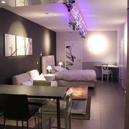 Bed & Breakfast Au Pais 4*