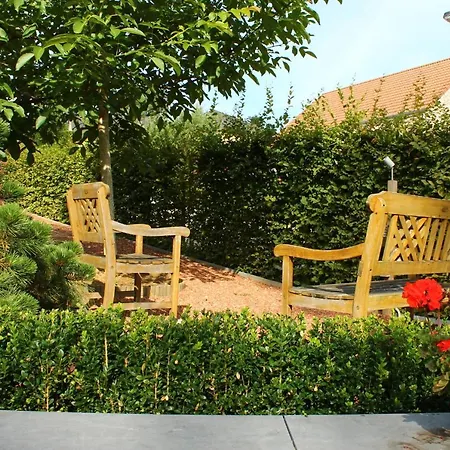 Au Pais Bed & Breakfast
